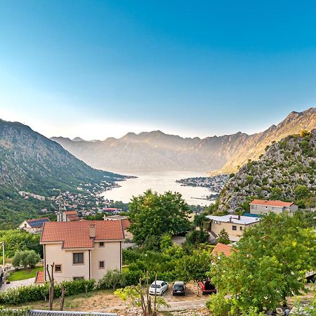 Red Hill Apartman Kotor Kültér fotó