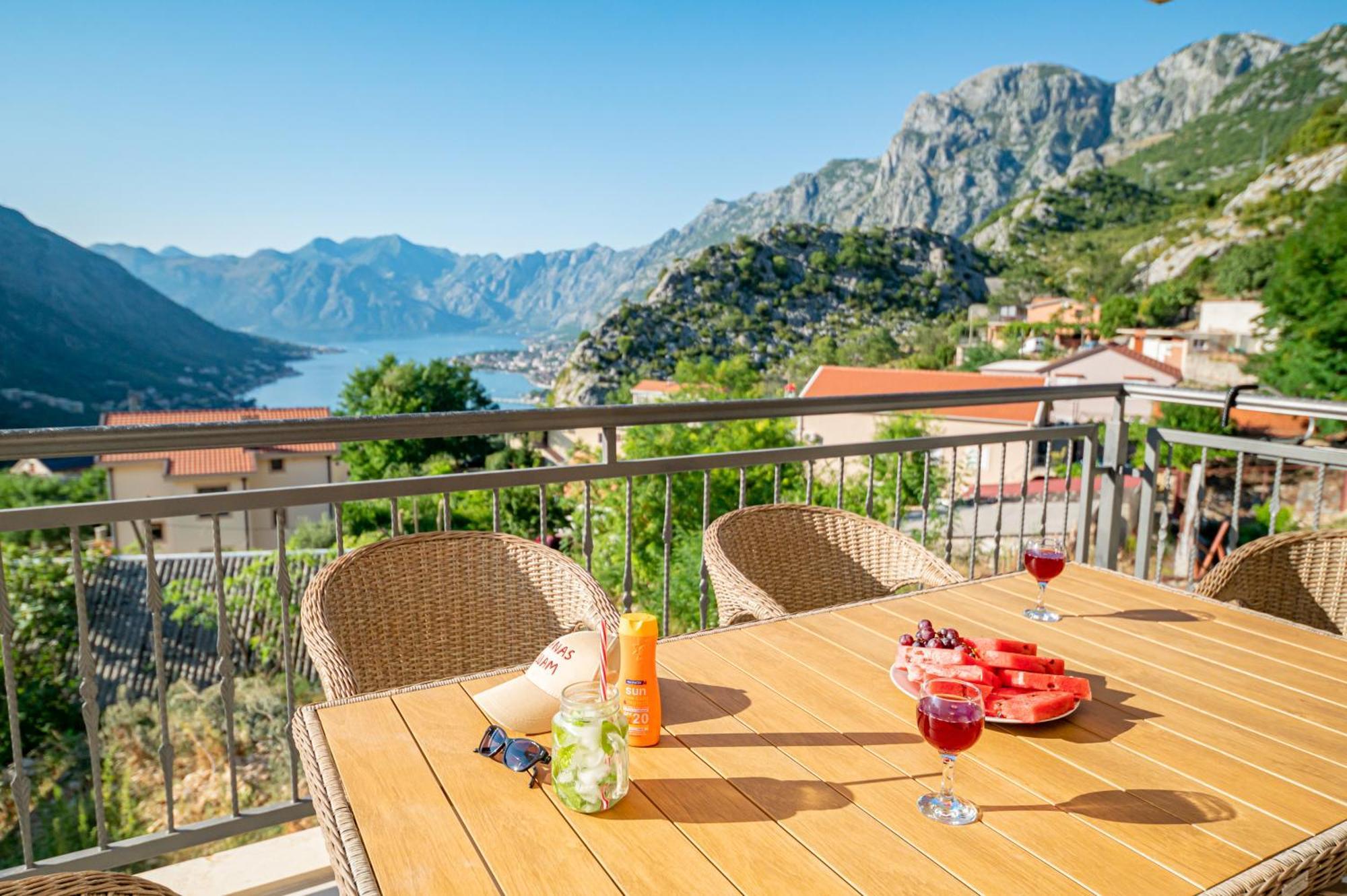 Red Hill Apartman Kotor Kültér fotó