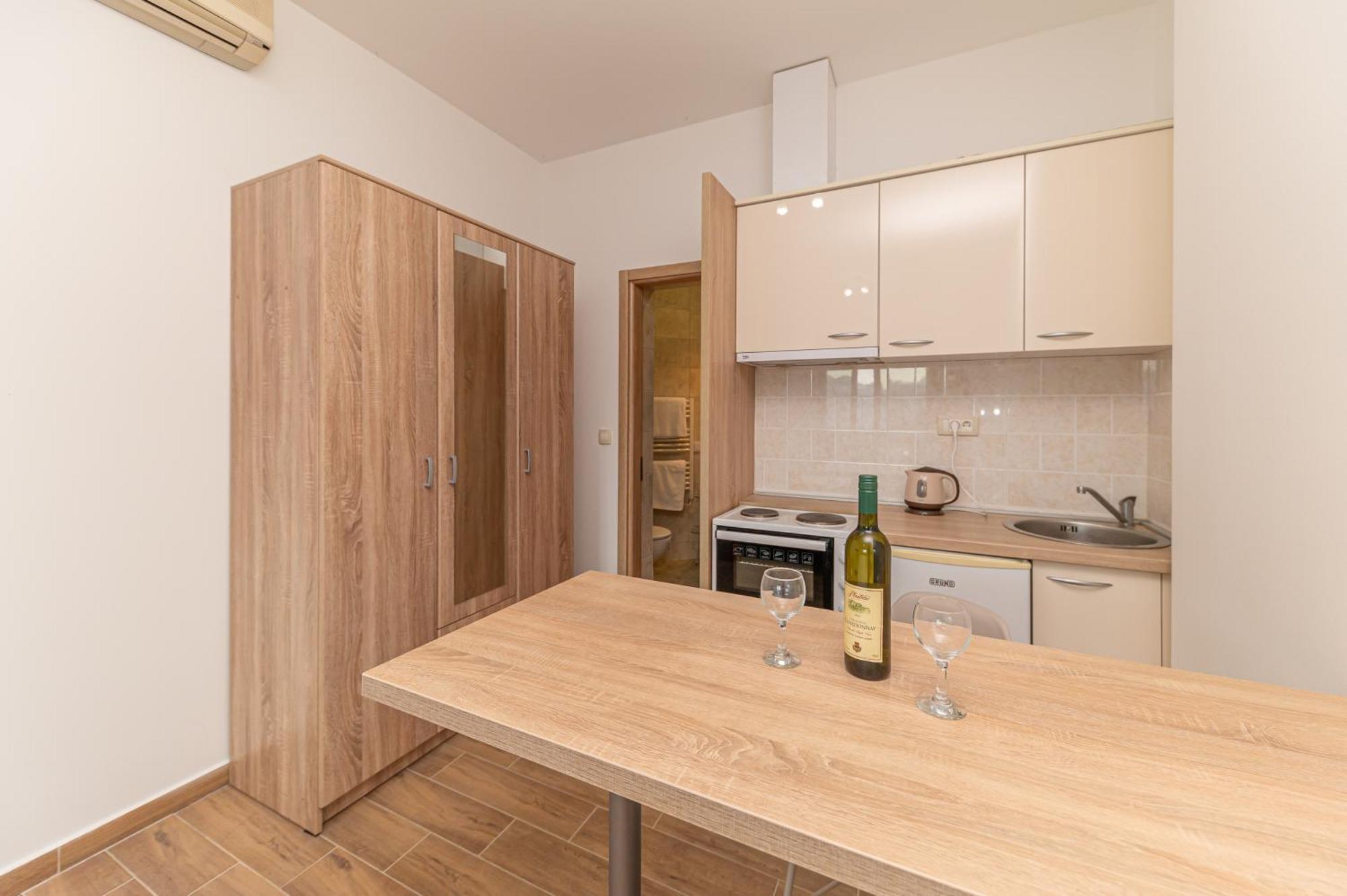 Red Hill Apartman Kotor Kültér fotó