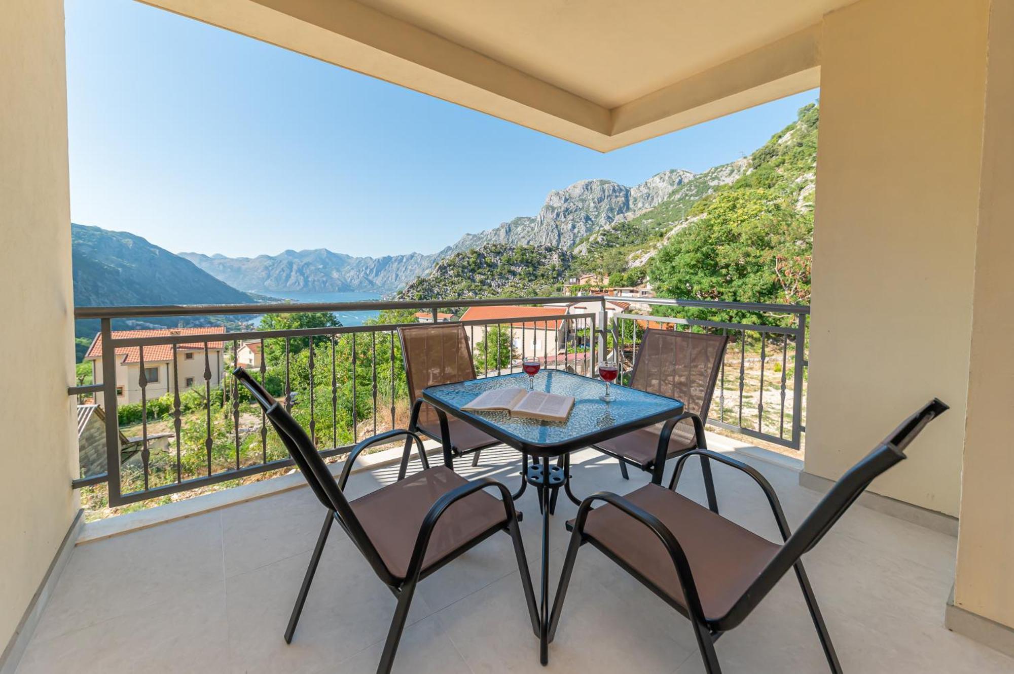 Red Hill Apartman Kotor Kültér fotó