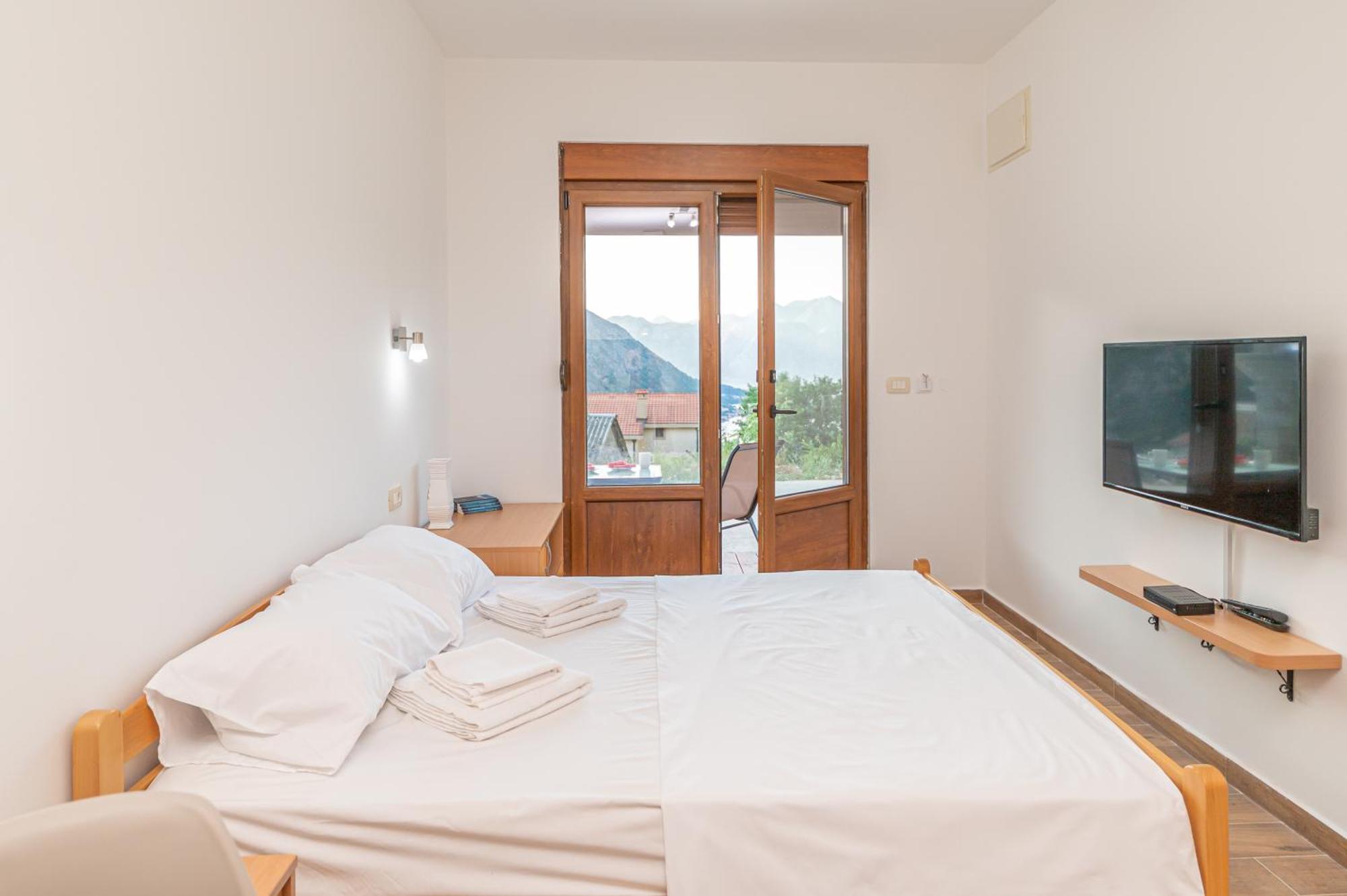 Red Hill Apartman Kotor Kültér fotó