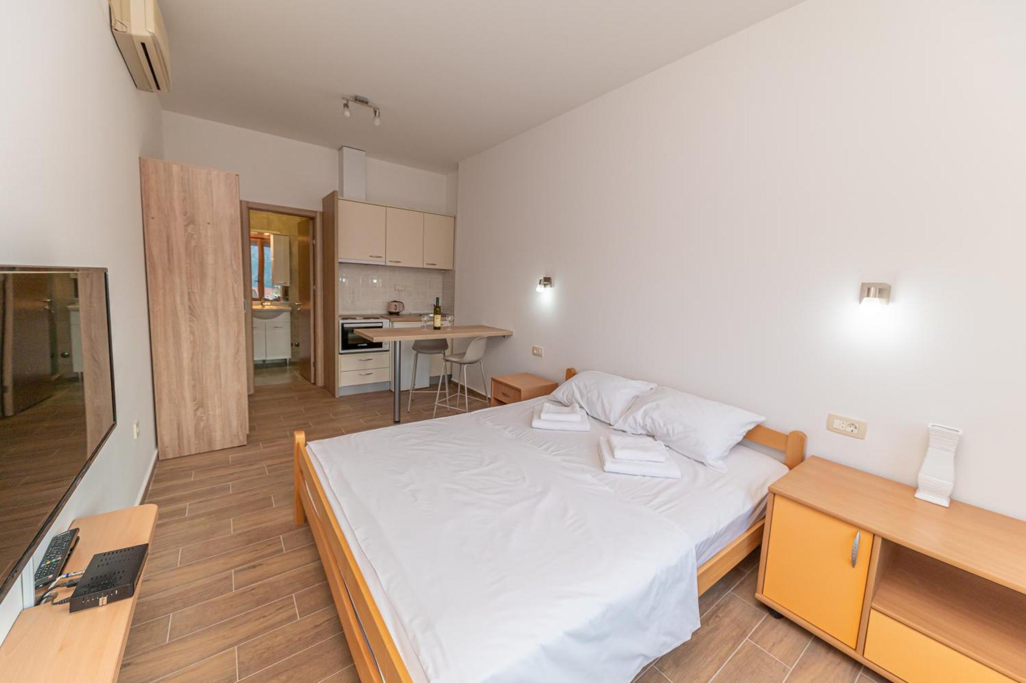 Red Hill Apartman Kotor Kültér fotó