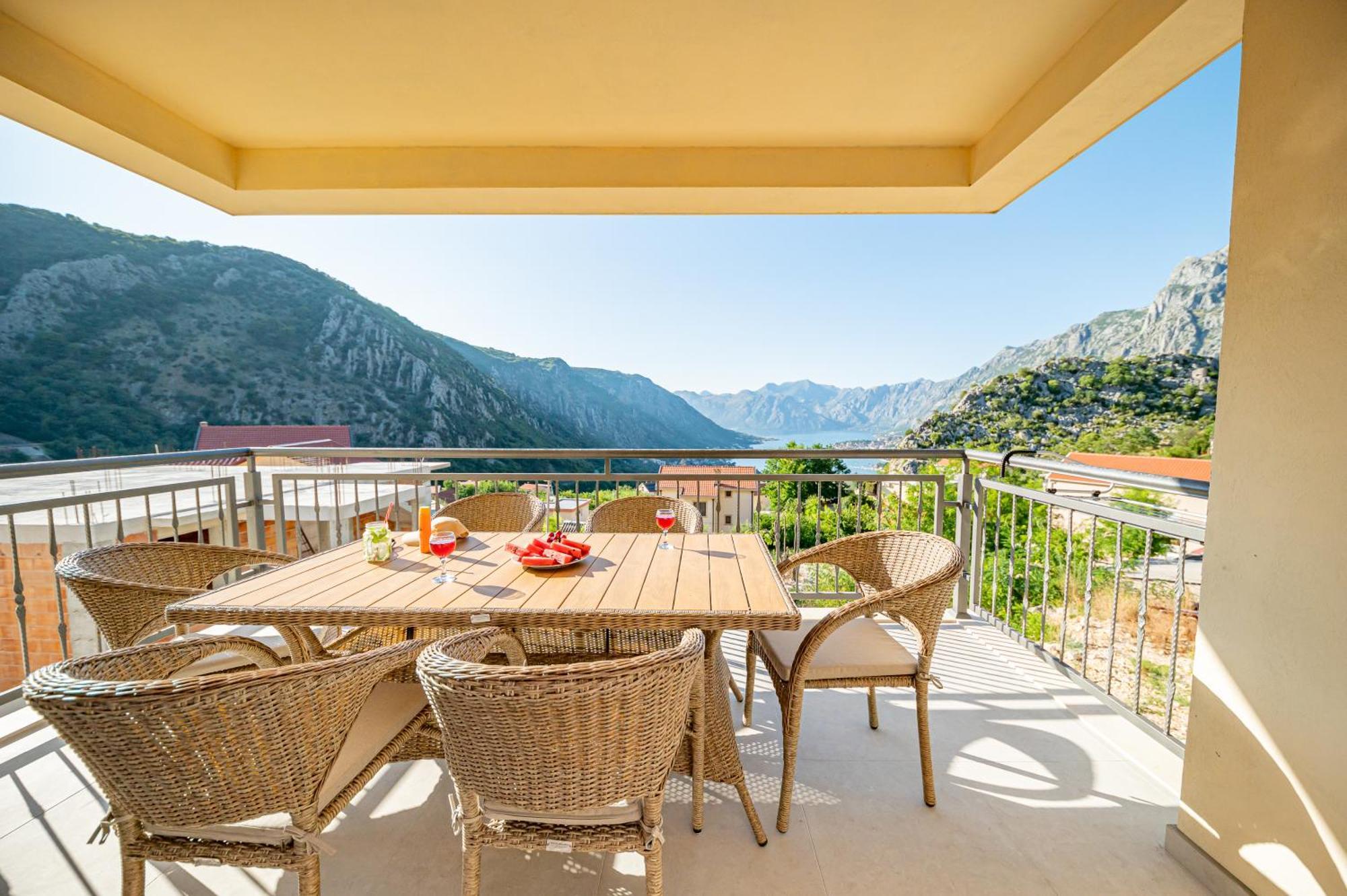 Red Hill Apartman Kotor Kültér fotó