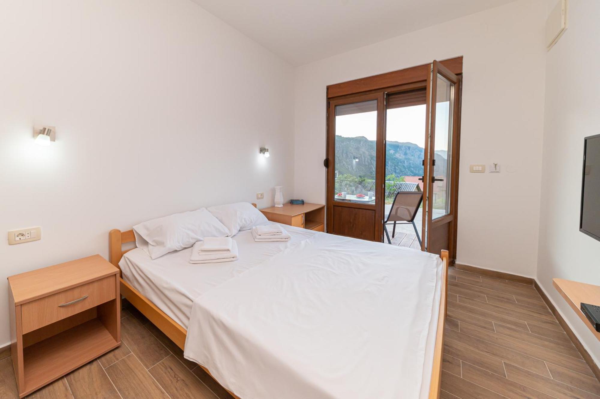 Red Hill Apartman Kotor Kültér fotó