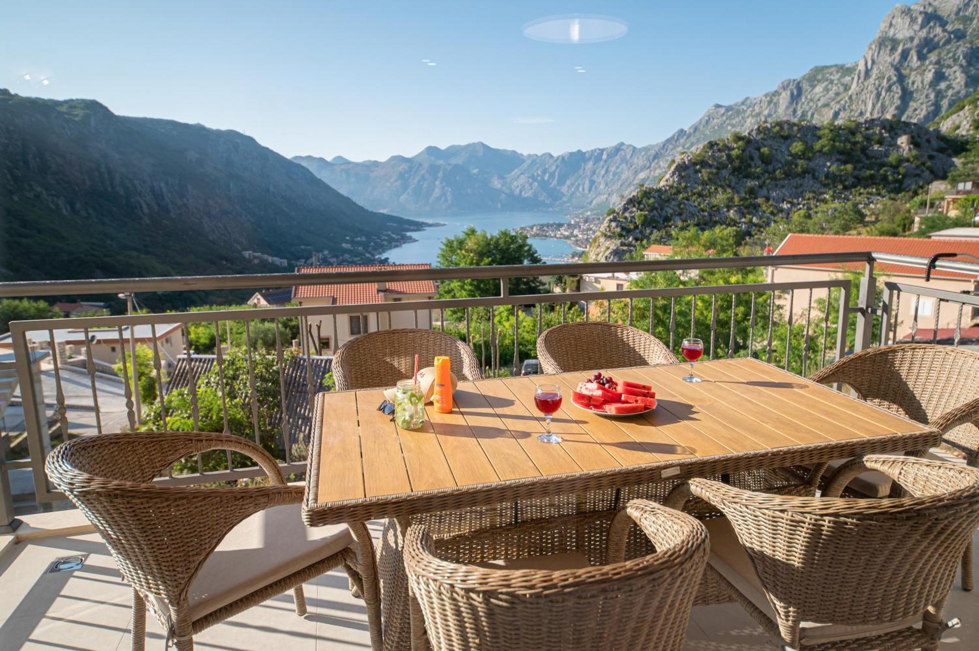 Red Hill Apartman Kotor Kültér fotó
